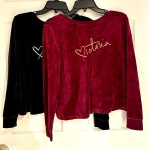 VS sleep jacket/sweater (2) size small. Open flowy back.